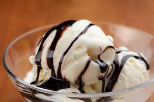 Vanila Ice-cream With Hot Chocolate Sauce