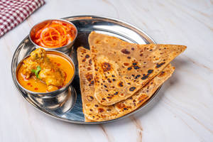 Homestyle Chicken Curry With Paratha