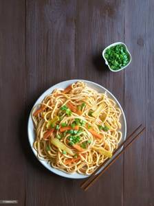 Veg Hakka Noodles