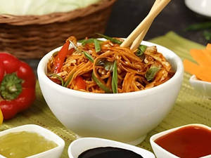 Veg Chowmein(spicy)