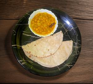 Roti (3Pcs) + Ghugni