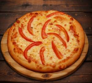 Cheese tomato pizza