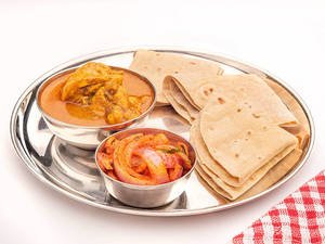 Homestyle Chicken Curry With Roti