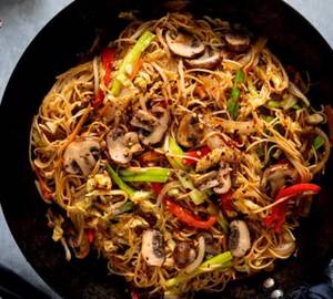 MUSHROOM CHOWMEIN