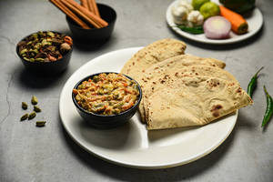 Mix Veg(200 Ml) + Roti (4 Pcs)