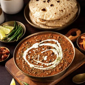 Dal Makhni (300 Ml) + Roti