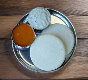 Thattu Idli 2 pice with Sambar Chutney