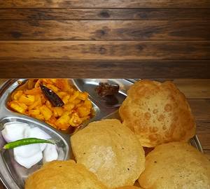 4 Poori Fish Aloo Sabji