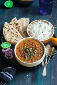 Rajma with 4 Butter Roti