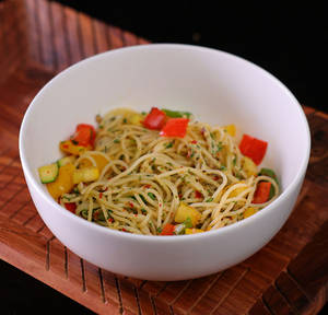 Veg Aglio E Olio Spicy Pasta
