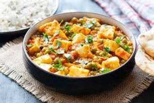 Aloo paneer curry [3 pieces]