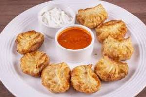 Crispy chicken momos [8 pieces]