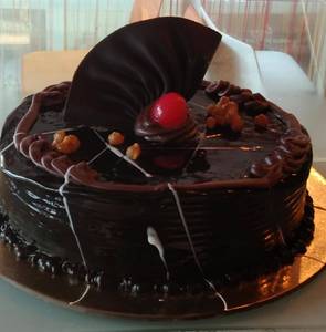 Eggless chocolate fantasy premium cake