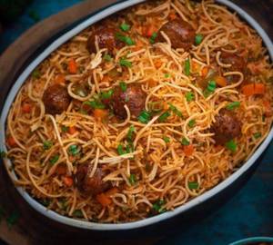 Veg manchurian noodles