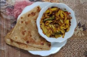 Aloo bhujiaa with 2 paratha