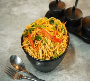 Veg Hakka Noodles