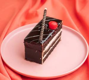 Eggless Chocolate Pastry