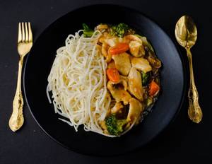 Chicken Steamed Noodles Cantonese Style