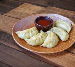 Veg Momos (6 Pcs)