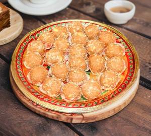 Desi Ghee Gond Laddu