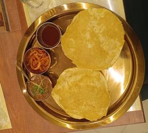 Chana Bhature [2 Pcs]