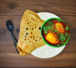 Egg Gravy White 2 Paratha