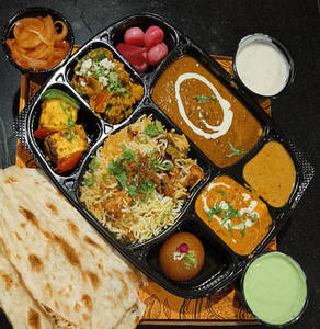 Theth Special Veg Thali With Naan
