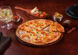 Tandoori Paneer Pizza