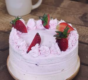 Real Strawberry Cake