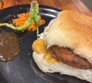 Corn Vadapav