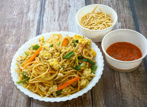 Egg Hakka Noodles Regular