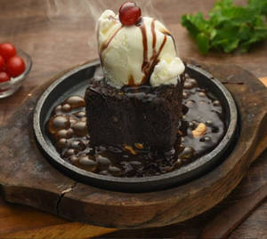 Sizzling Brownie With Ice Cream
