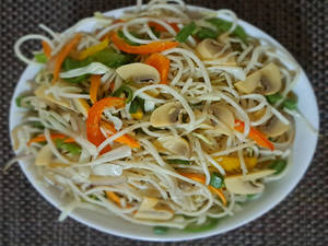 Veg Mushroom Noodles