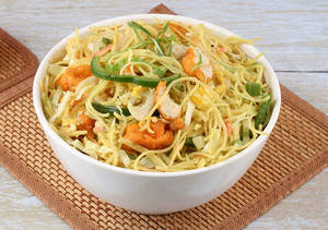 Chicken Hakka Noodles Regular