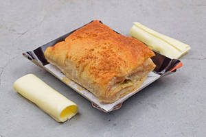 Cheese slice puff