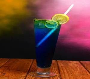 Bule Curacao Coktail (thirsty Thunder)