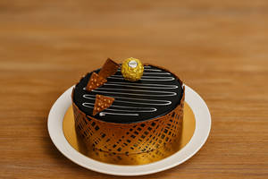 Ferrero Rocher Cake (500 Gm)