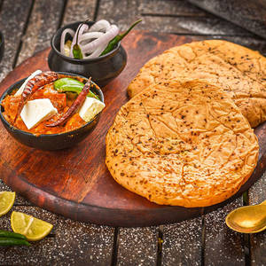 Whole Wheat Kulcha(2pcs) With Kadhai Paneer