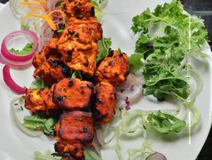Chicken Tikka Naanza