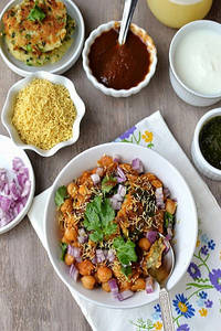 Tikki Cholle Chaat