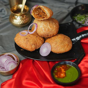 Pyaaz Kachori [2 Pcs]