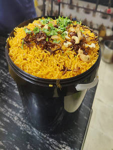 Chicken Bucket Biriyani (4 To 5 Servings)