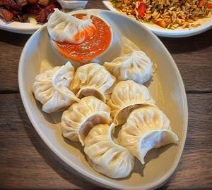Mushroom Veg Momos [6 Pieces]