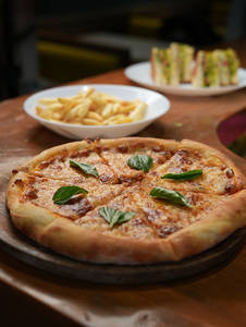Classic Margherita Pizza