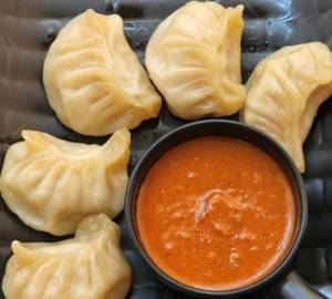 Veg Momos [6 Pieces]