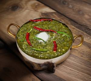 Sarso ka saag with desi ghee full plate