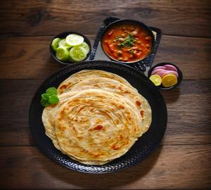 Dal Makhani With Aloo Paratha (2 Paratha)