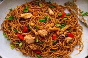 Schezwan Chicken Noodles