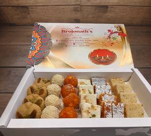 Assorted sweets box [large, 24 pcs]-