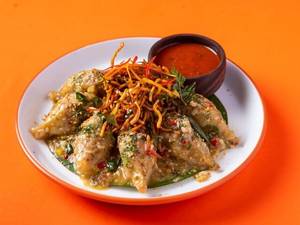 Butter Garlic Chilli Momo (Veg )